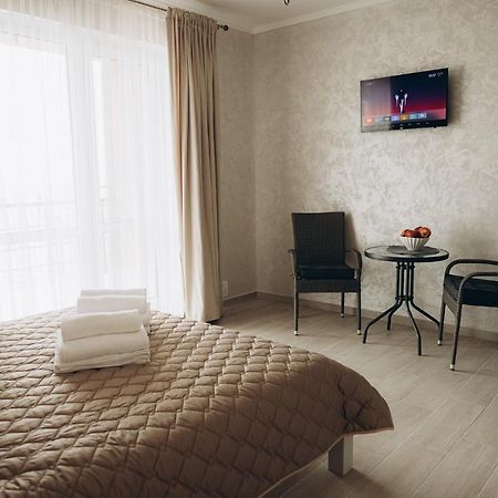 Hotel Три Слона Zatoka Exteriér fotografie