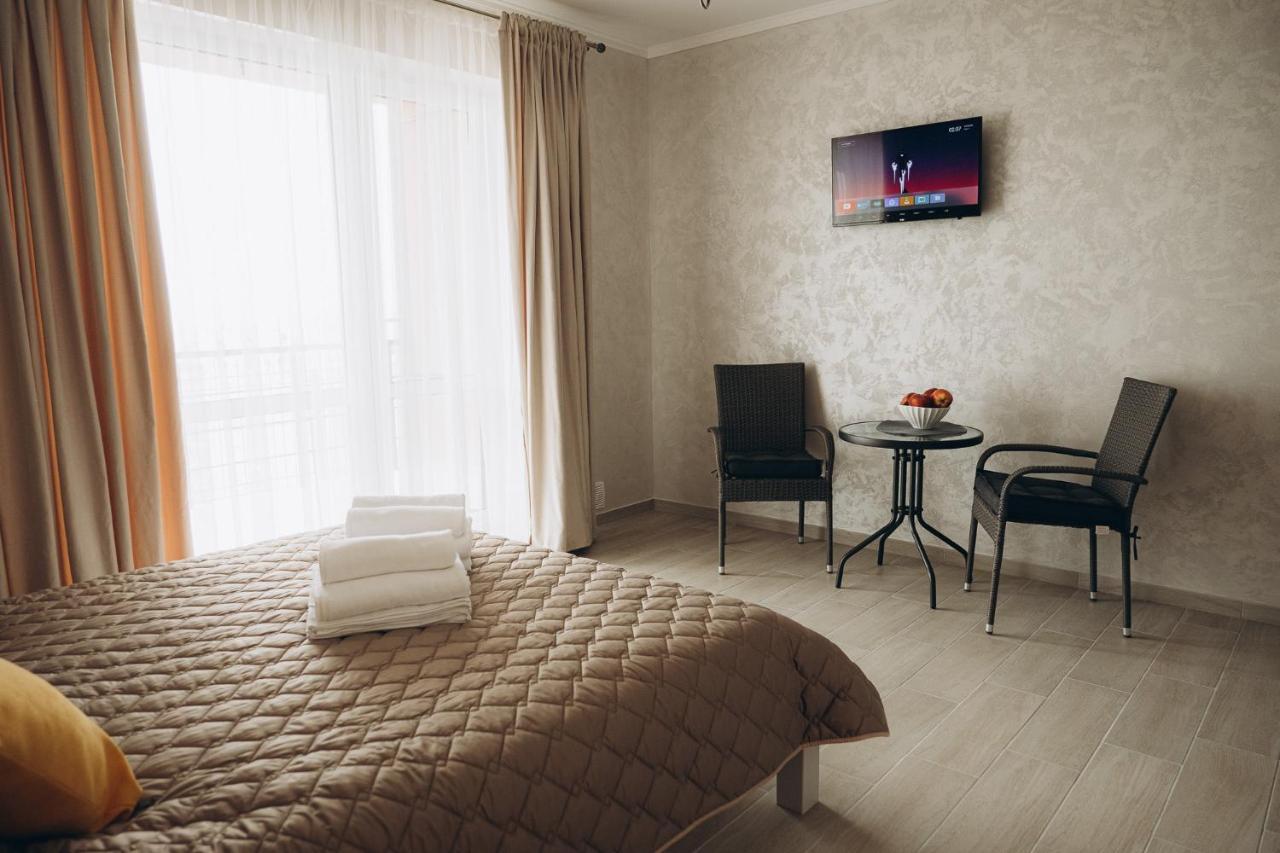 Hotel Три Слона Zatoka Exteriér fotografie