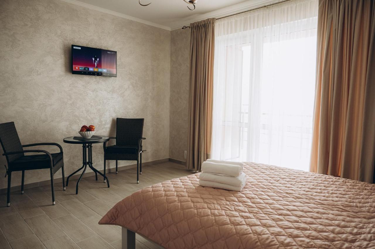Hotel Три Слона Zatoka Exteriér fotografie
