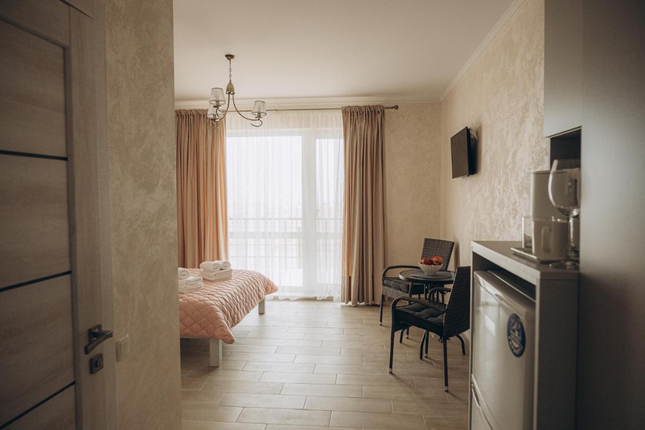 Hotel Три Слона Zatoka Exteriér fotografie