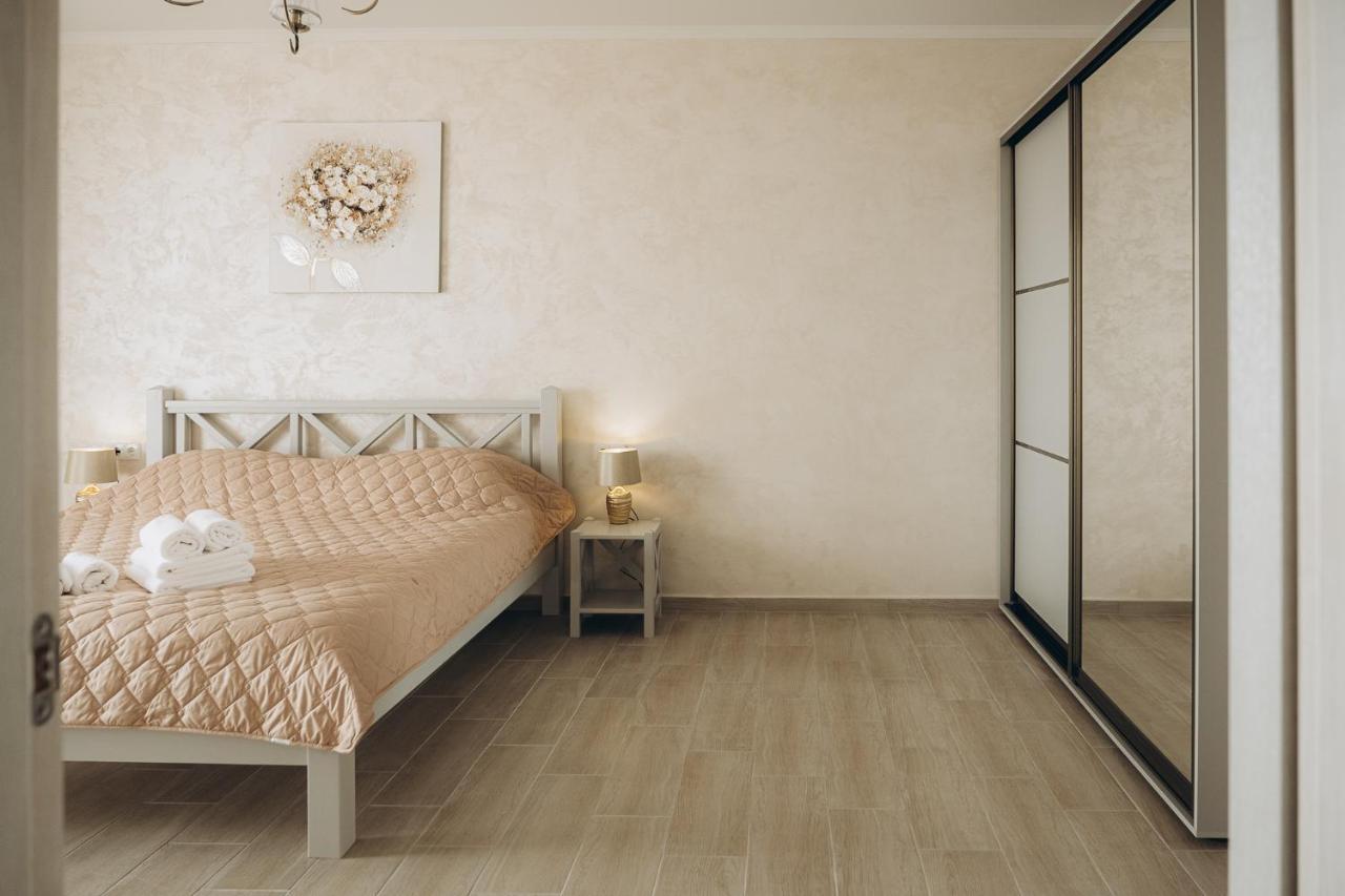 Hotel Три Слона Zatoka Exteriér fotografie
