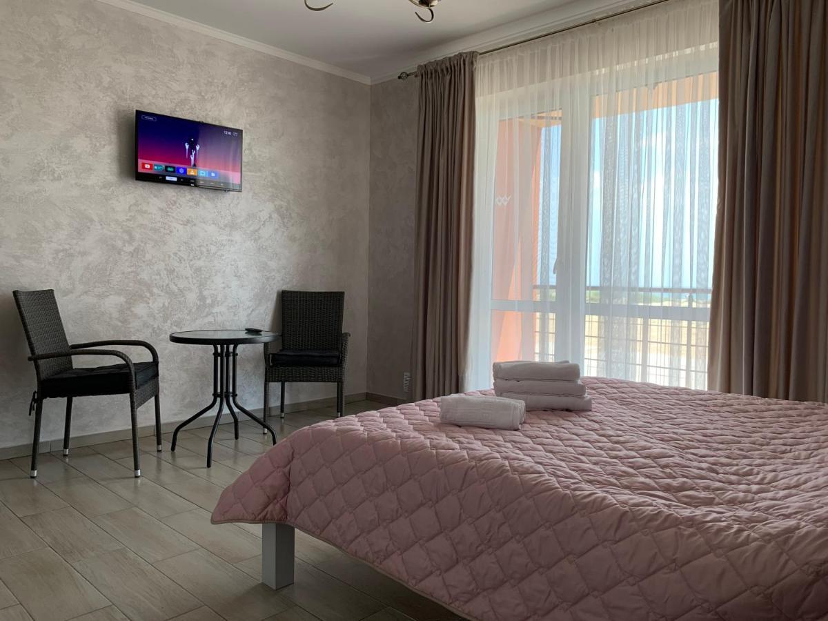 Hotel Три Слона Zatoka Exteriér fotografie