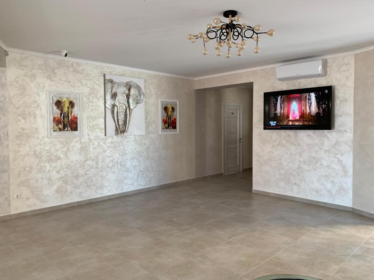 Hotel Три Слона Zatoka Exteriér fotografie